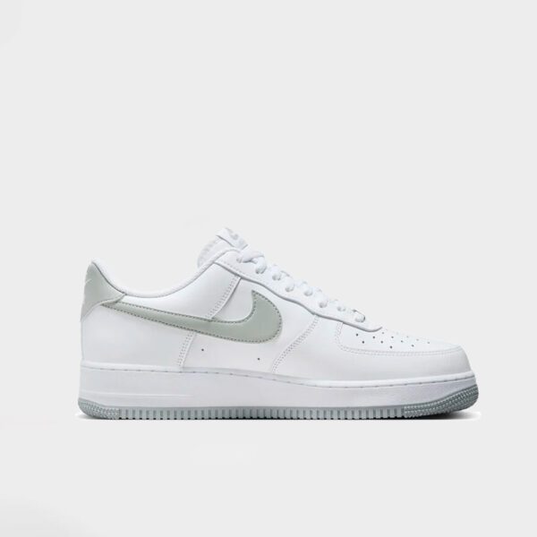 Nike Air Force 1 '07