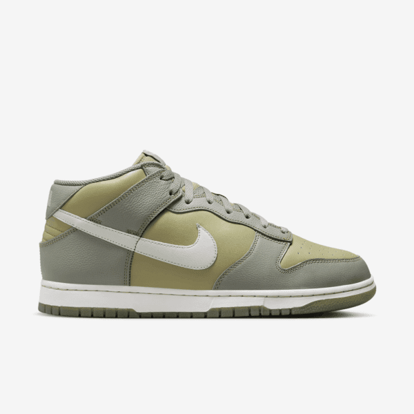 Nike Dunk Mid