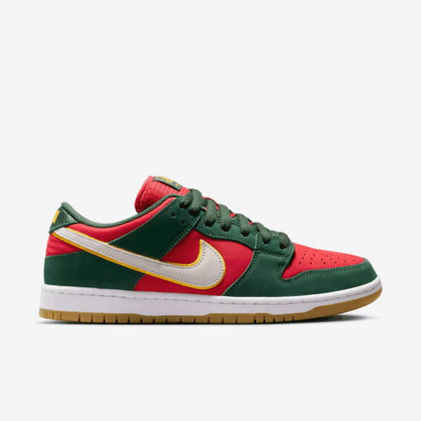 Nike SB Dunk Low Pro